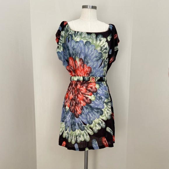 Dress - Picture 1 of 8